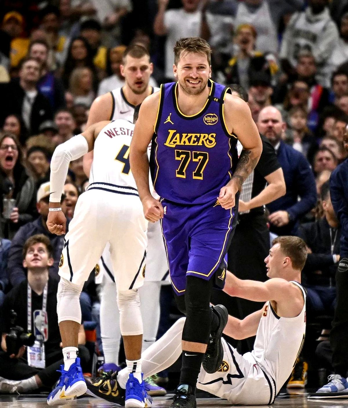 耀眼湖人关键时刻迷失,缺乏必胜信心 耀眼湖人关键时刻迷失,缺乏必胜信心