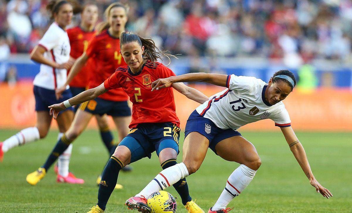 包含南美舞台：巴西女足载誉挑战法国队的词条