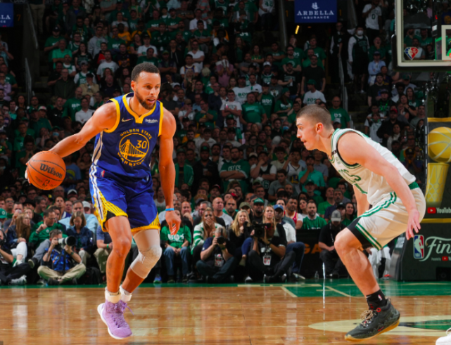 勇士后场复兴,西部冠军争霸无悬念 勇士后场复兴,西部冠军争霸无悬念