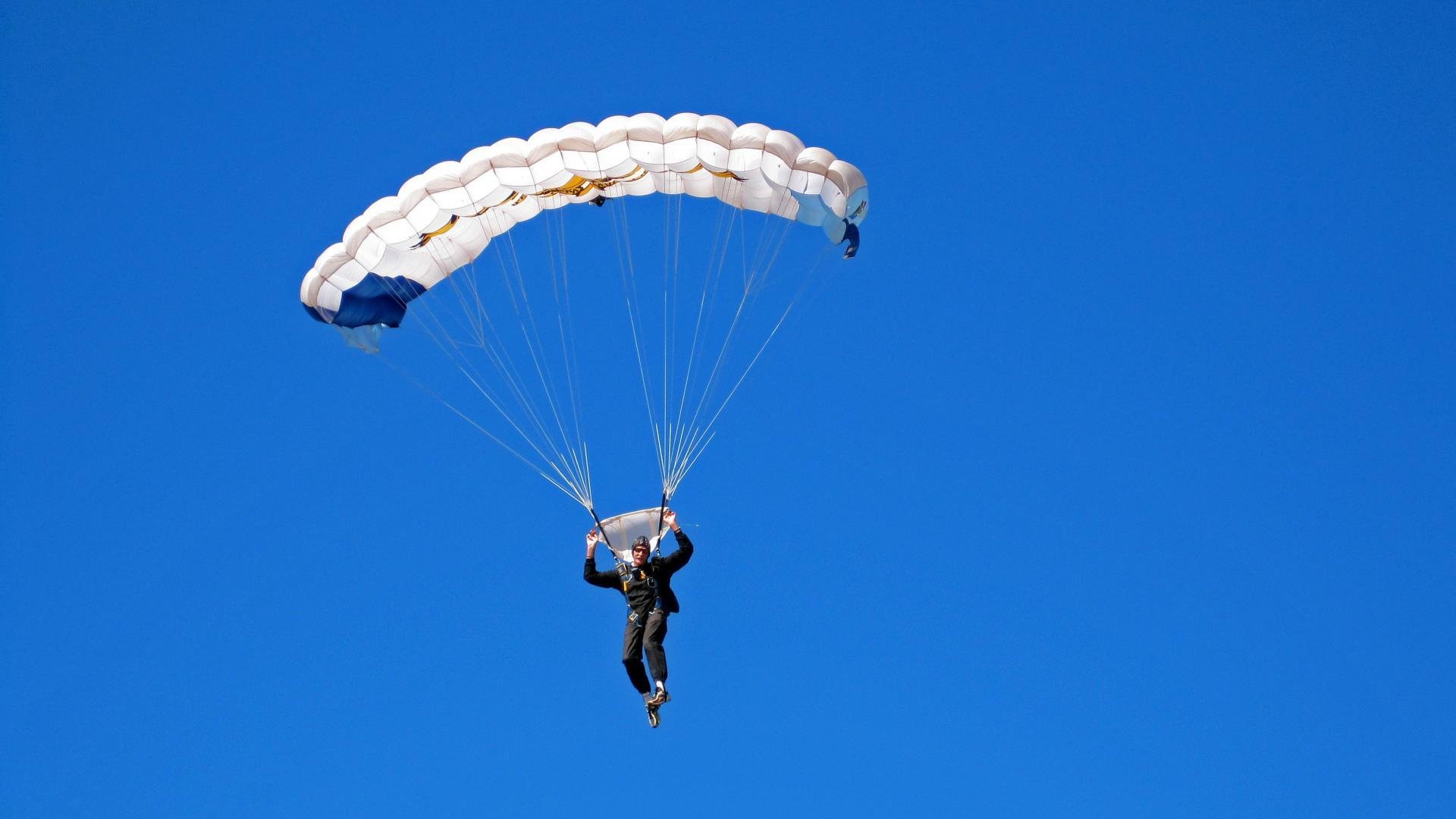 拉亚之夜,当总决赛的聚光灯只照亮一个人