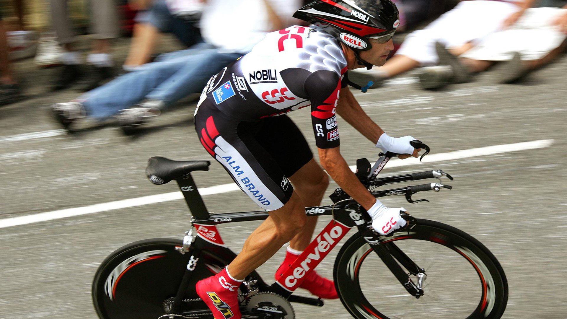 密尔沃基铁壁，雄鹿用窒息防守锁死太阳，小贾伦·杰克逊化身关键先生